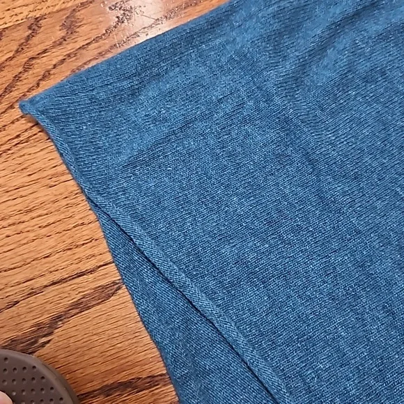 Cashmere Collection Poncho - Picture 6 of 6